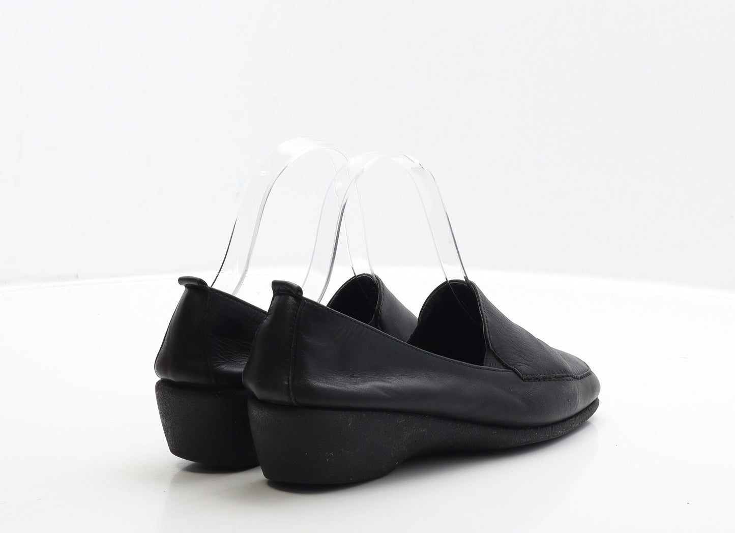 Preworn Womens Black Leather Court Heel UK 3 36