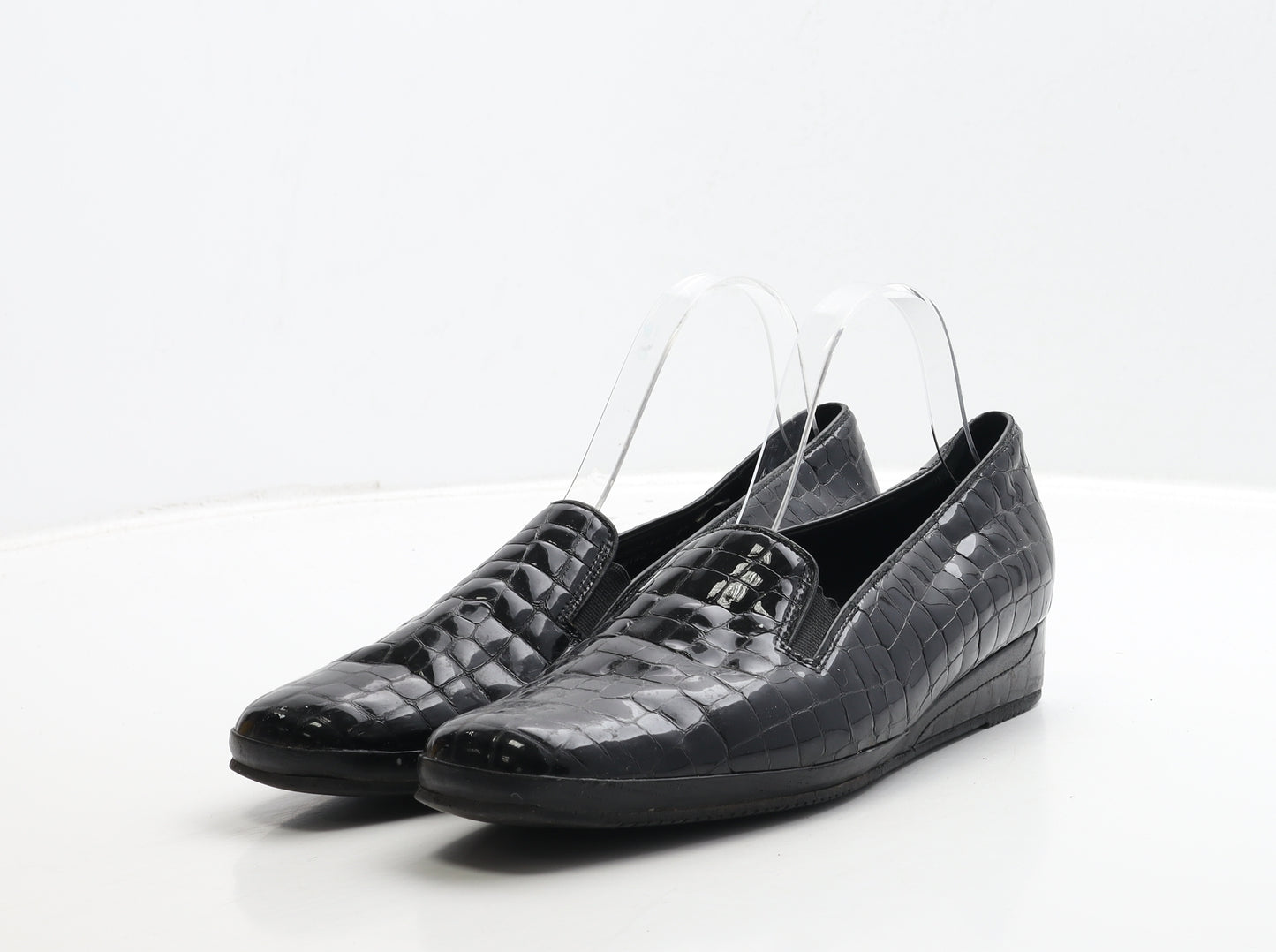 Van-Dal Womens Black Geometric Leather Loafer Casual UK 7