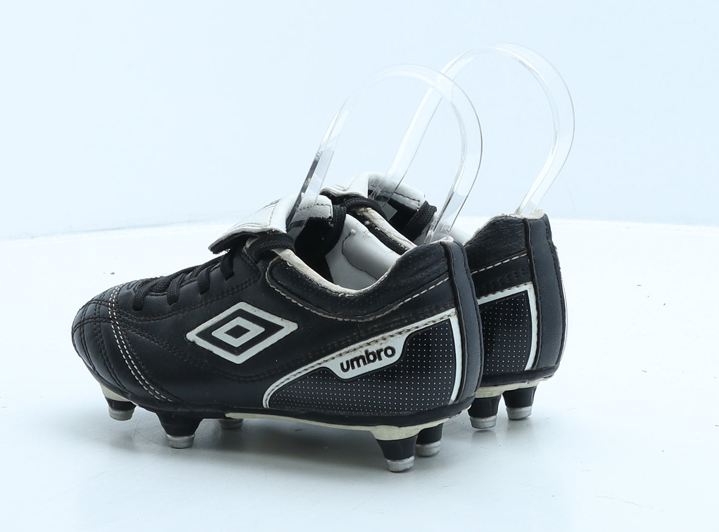 Umbro Boys Black Geometric Leather Trainer UK 11 28 - Football boots