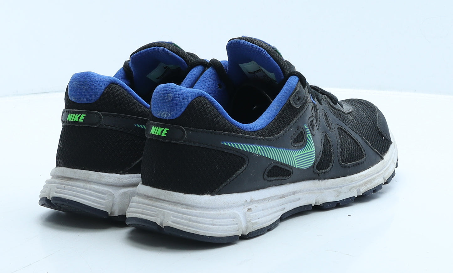 Nike Womens Black Geometric Polyester Trainer UK 5 38 - Nike Revolution