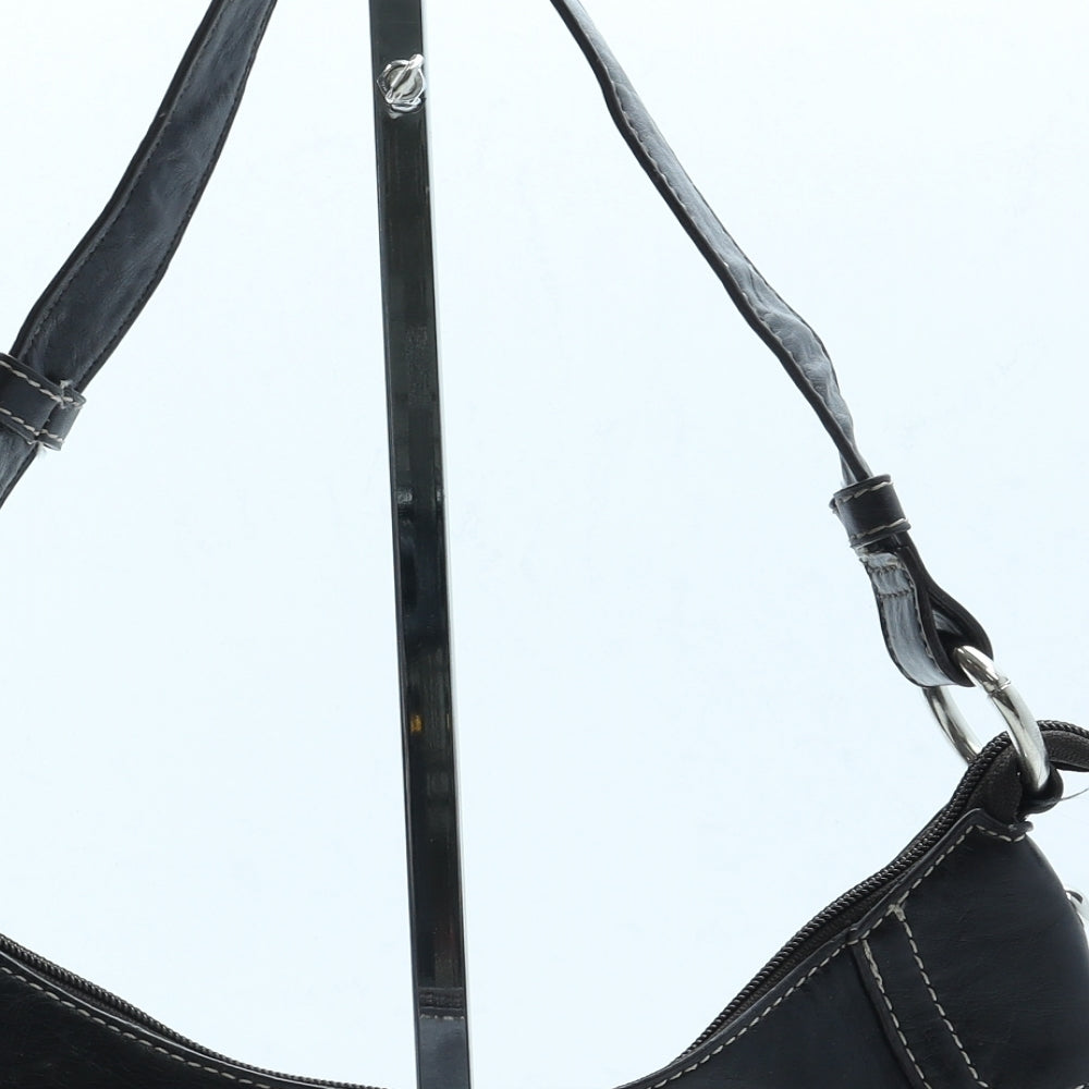 Preworn Womens Black Leather Shoulder Bag Size Small Zip