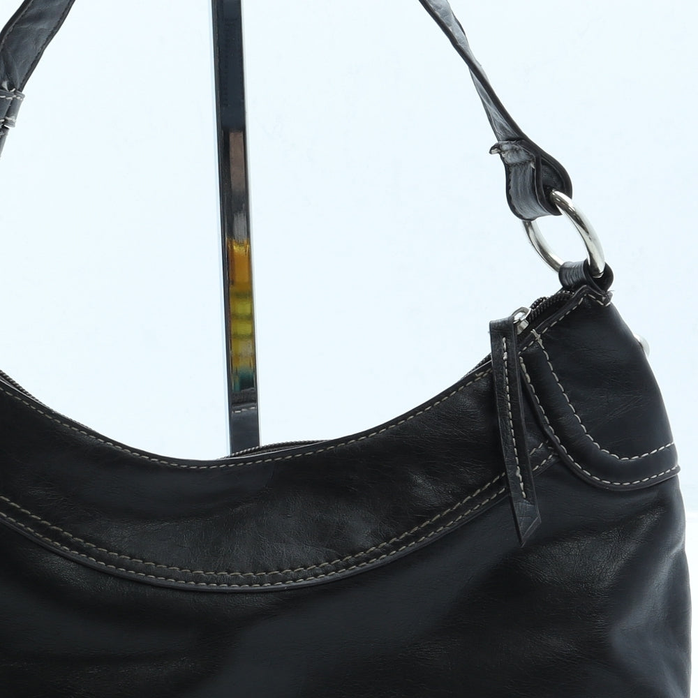 Preworn Womens Black Leather Shoulder Bag Size Small Zip