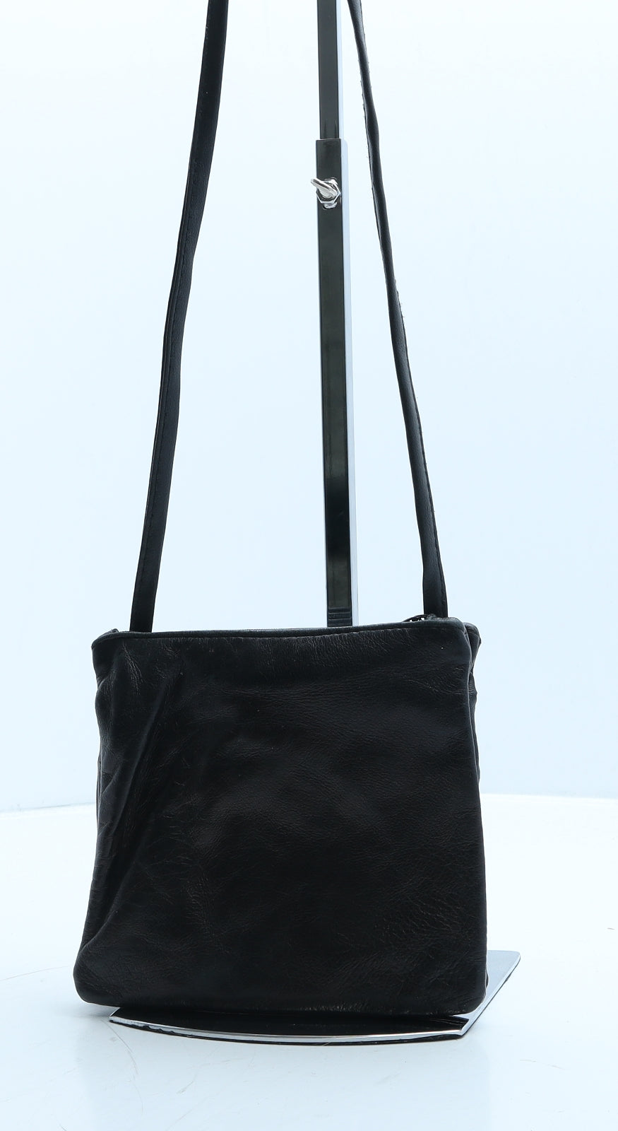 Preworn Womens Black Leather Crossbody Size Mini Zip