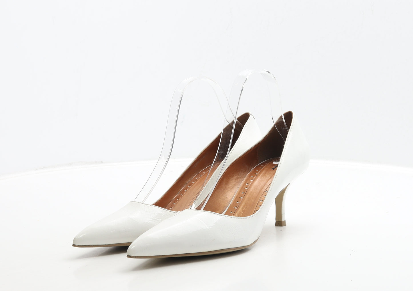 Bronx Womens White Patent Leather Court Heel UK 6 39