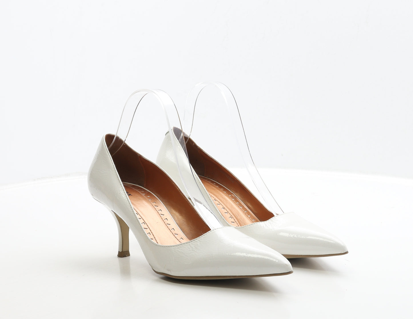 Bronx Womens White Patent Leather Court Heel UK 6 39