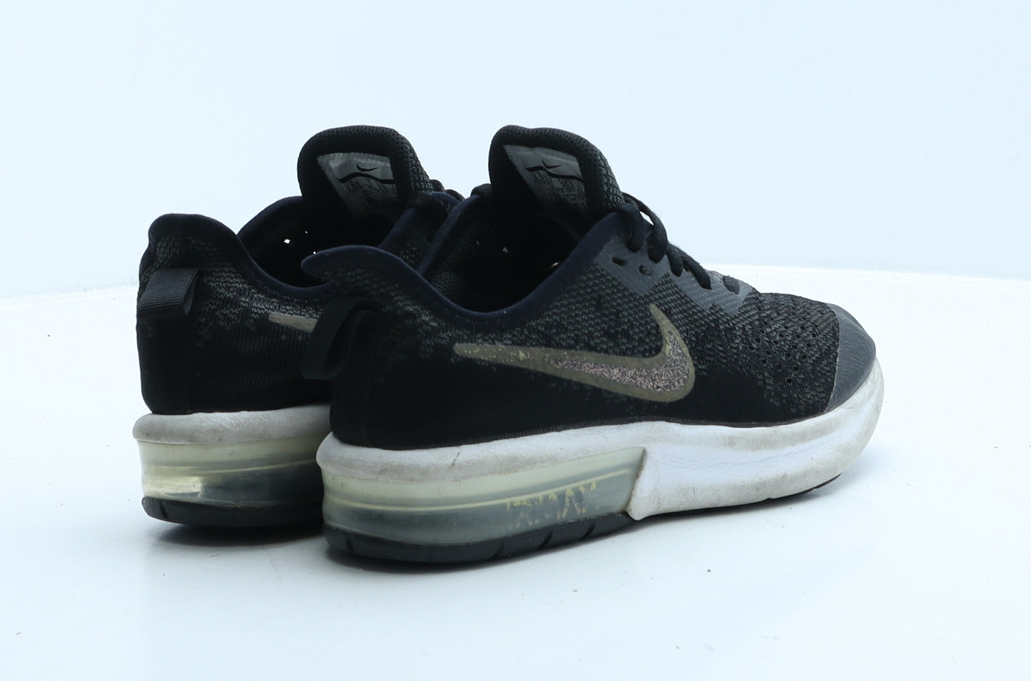 Nike Womens Black Geometric Fabric Trainer UK 3 35.5