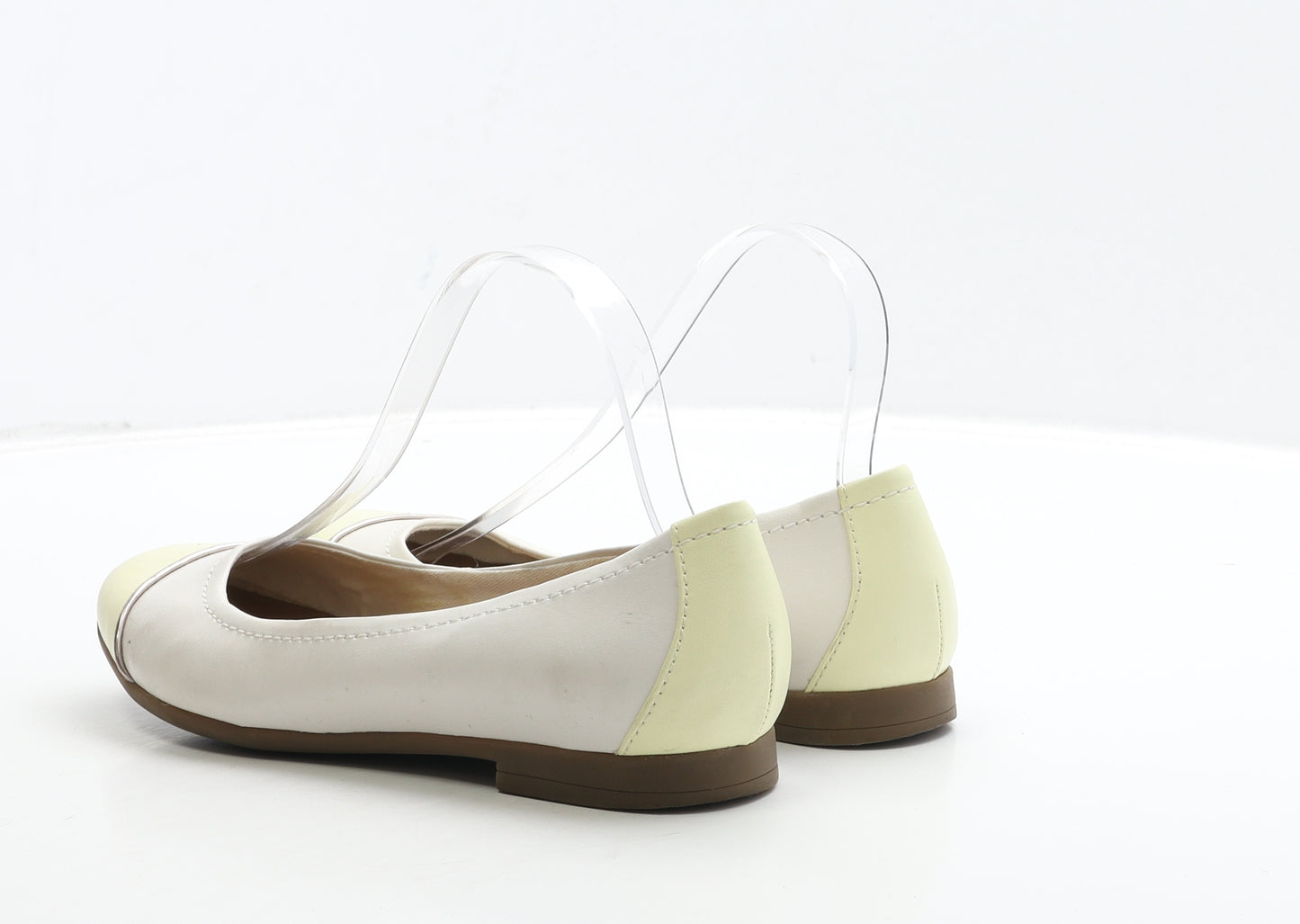 Clarks Womens White Leather Ballet Flat UK 5 38