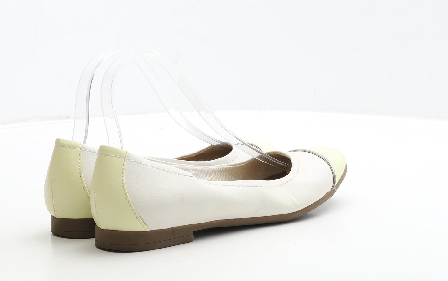 Clarks Womens White Leather Ballet Flat UK 5 38