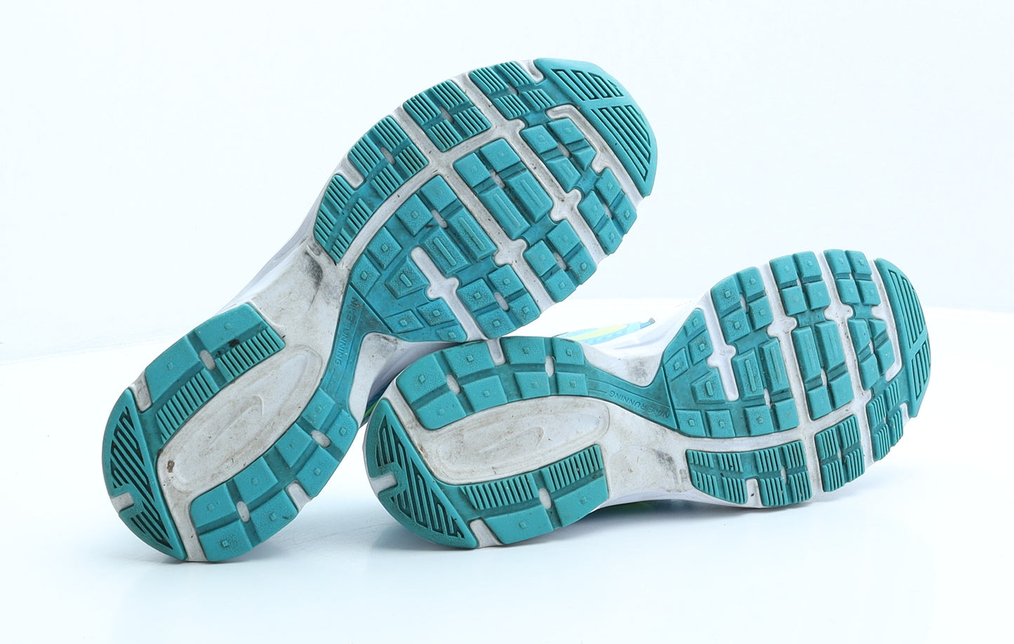 Nike Womens Multicoloured Geometric Polyester Trainer UK 4.5 38 US 7 - Dart 10