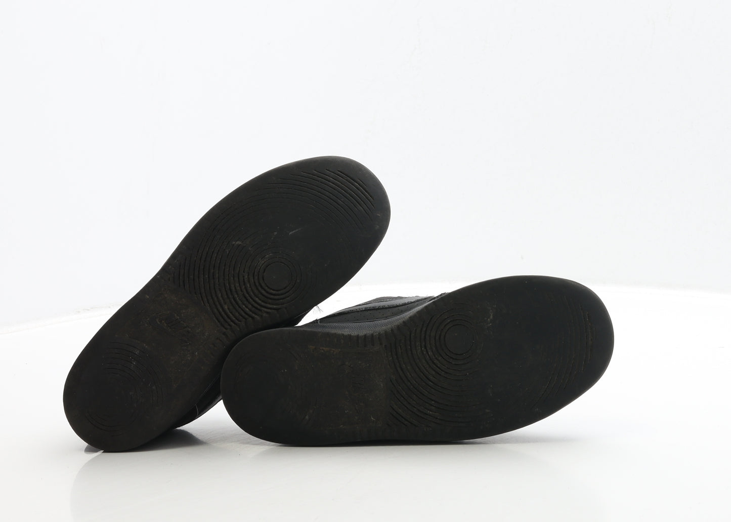 Nike Boys Black Polyester Trainer UK 2 34