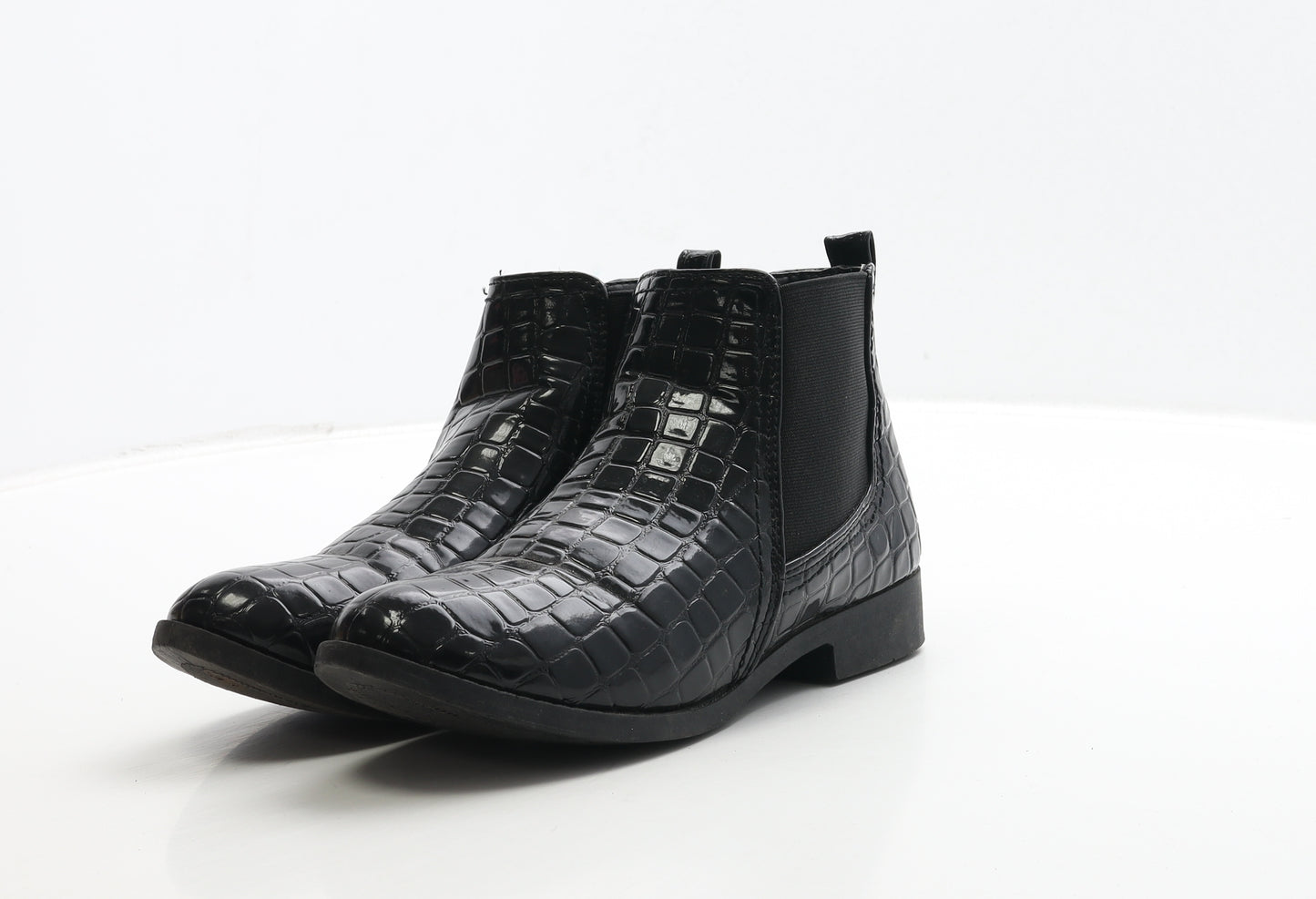 Preworn Girls Black Geometric Patent Leather Chelsea Boot UK 3