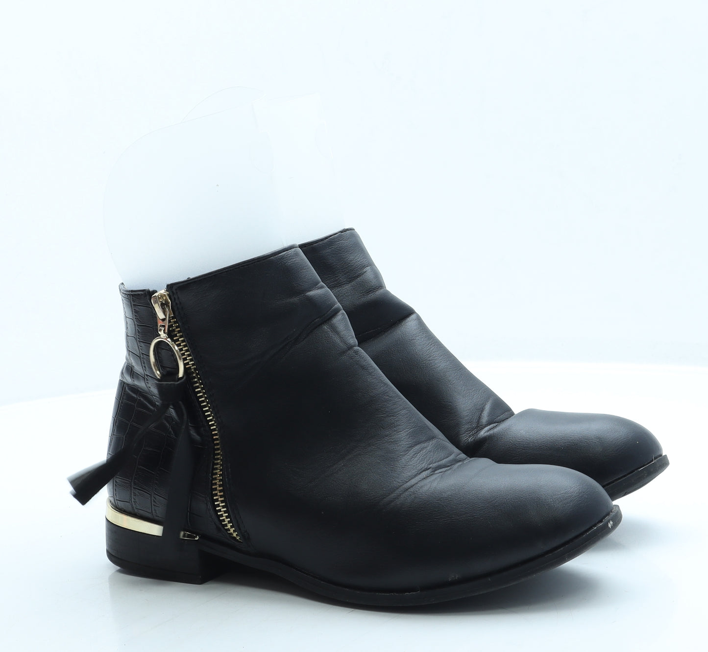 Preworn Womens Black Leather Chelsea Boot UK 8 41