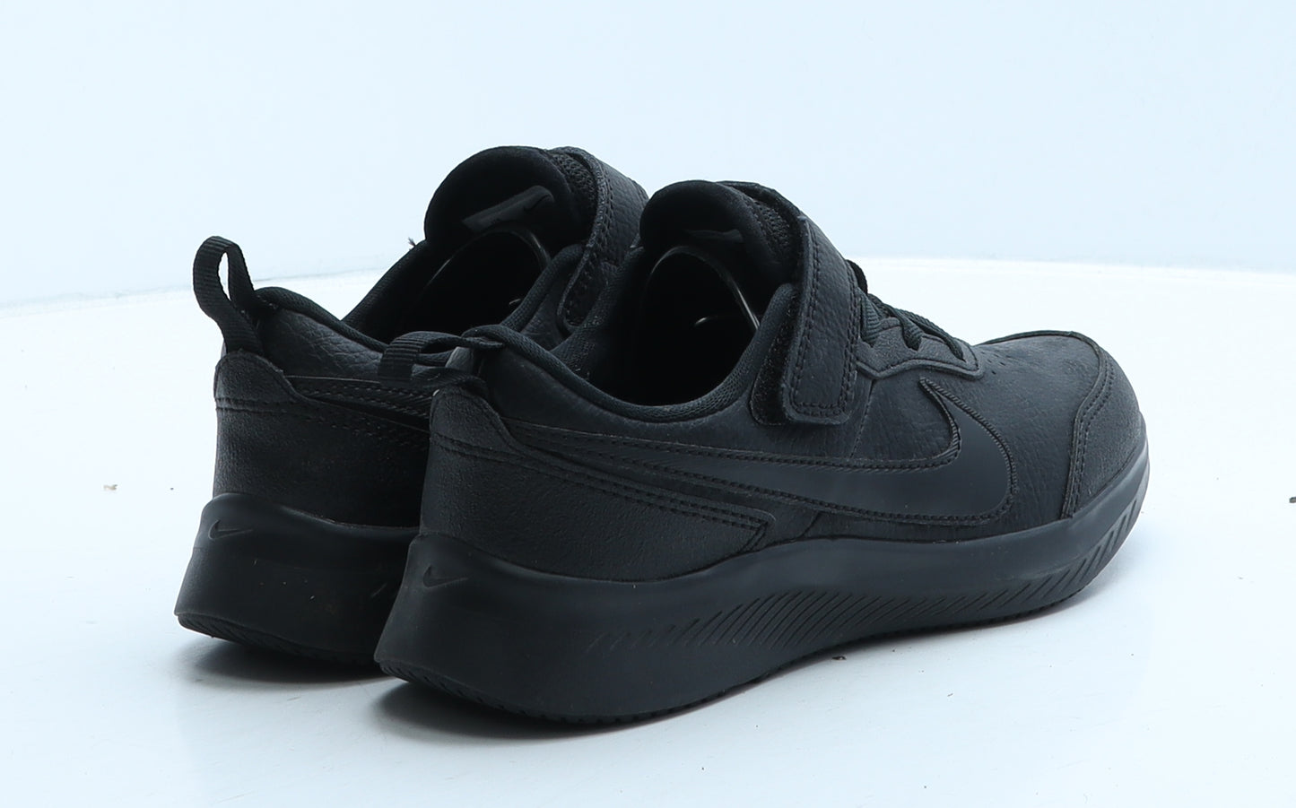 Nike Boys Black Leather Trainer UK 2 34