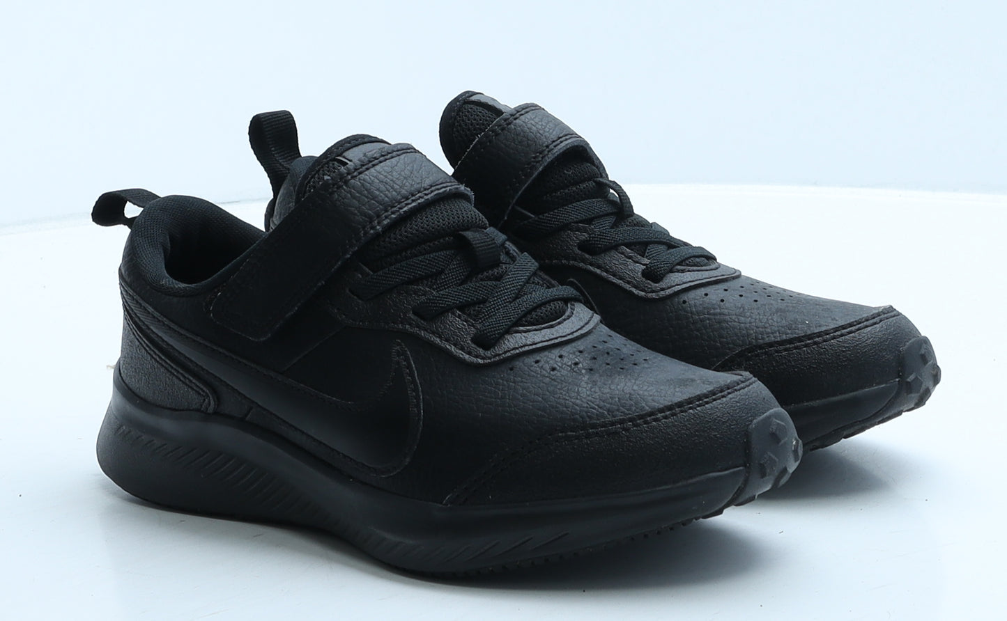 Nike Boys Black Leather Trainer UK 2 34