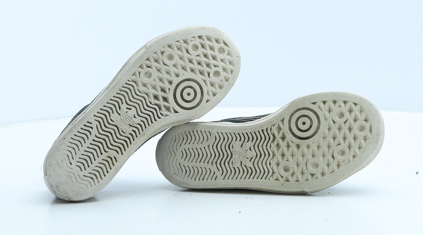 adidas Boys Black Fabric Trainer UK 11 30