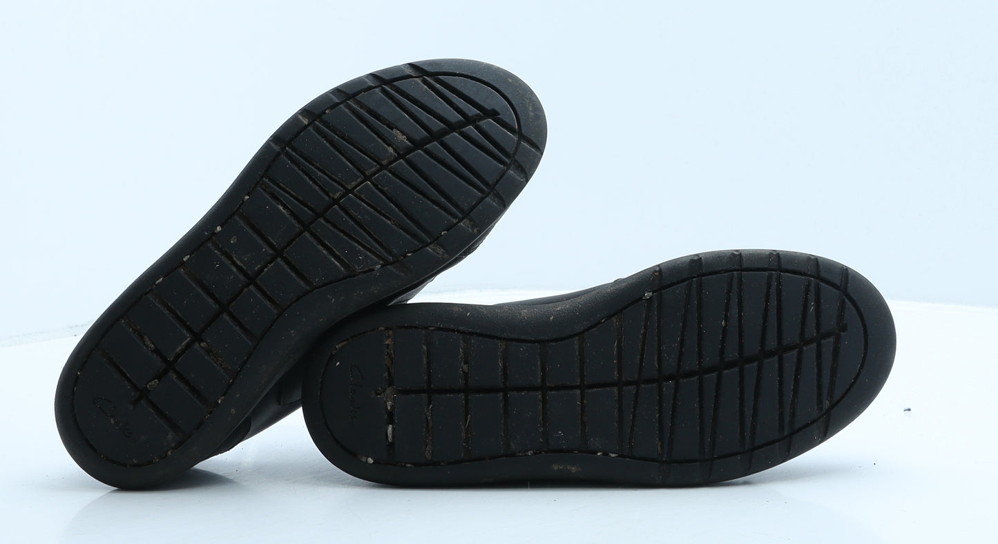 Clarks Boys Black Leather Trainer UK 4 37