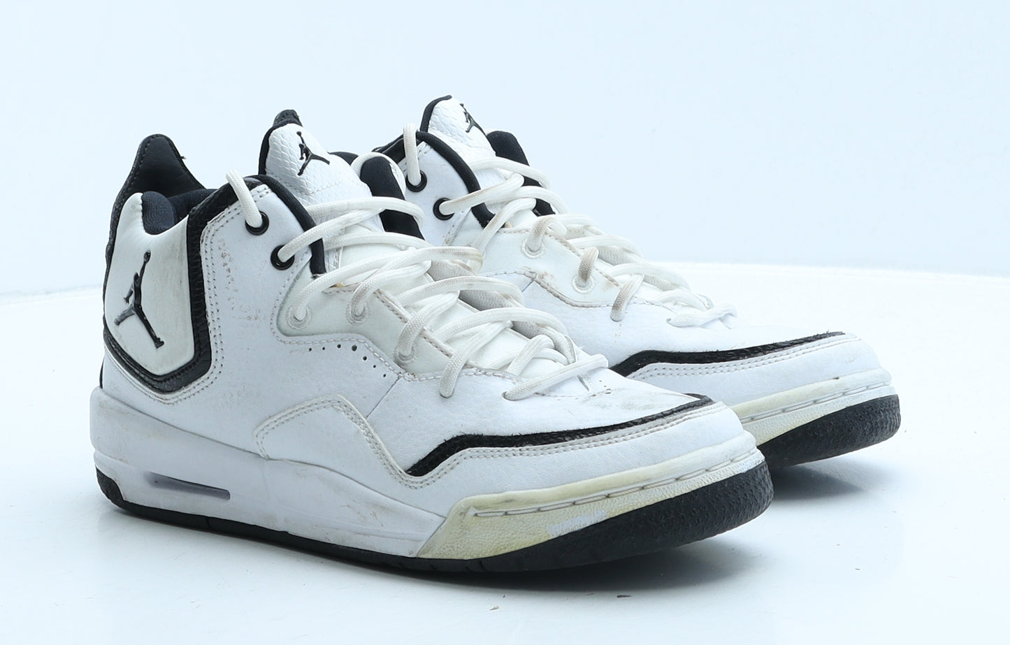 Jordan Boys White Geometric Leather Trainer UK 5 38