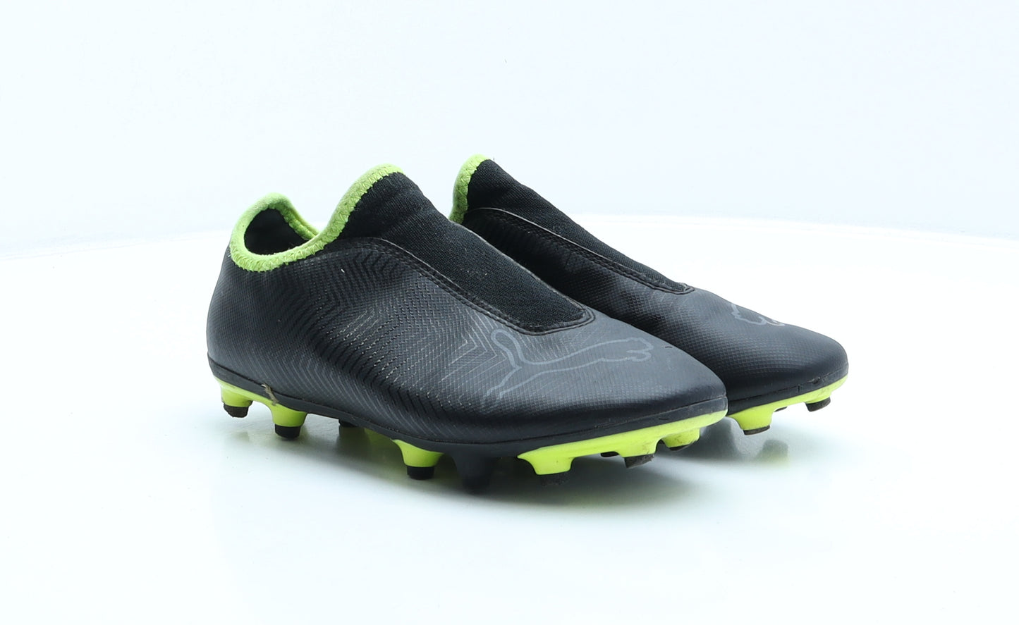 PUMA Boys Black Geometric Synthetic Trainer UK 3 35.5 - Football shoes