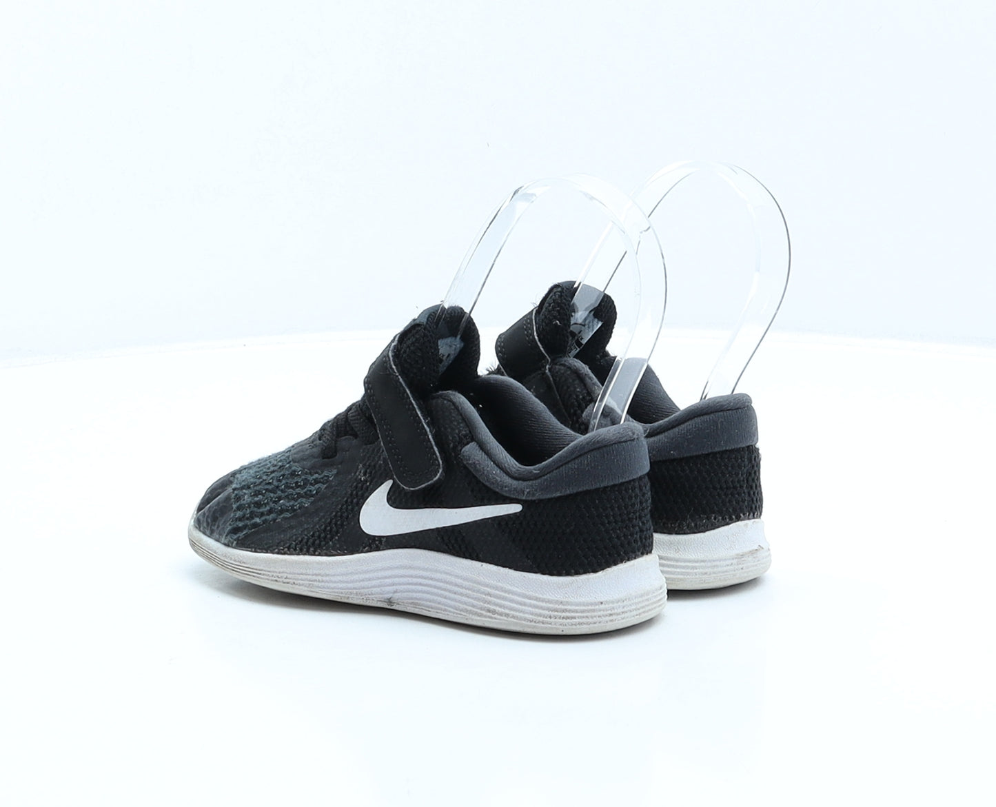 Nike Boys Black Geometric Synthetic Trainer UK 8.5 26