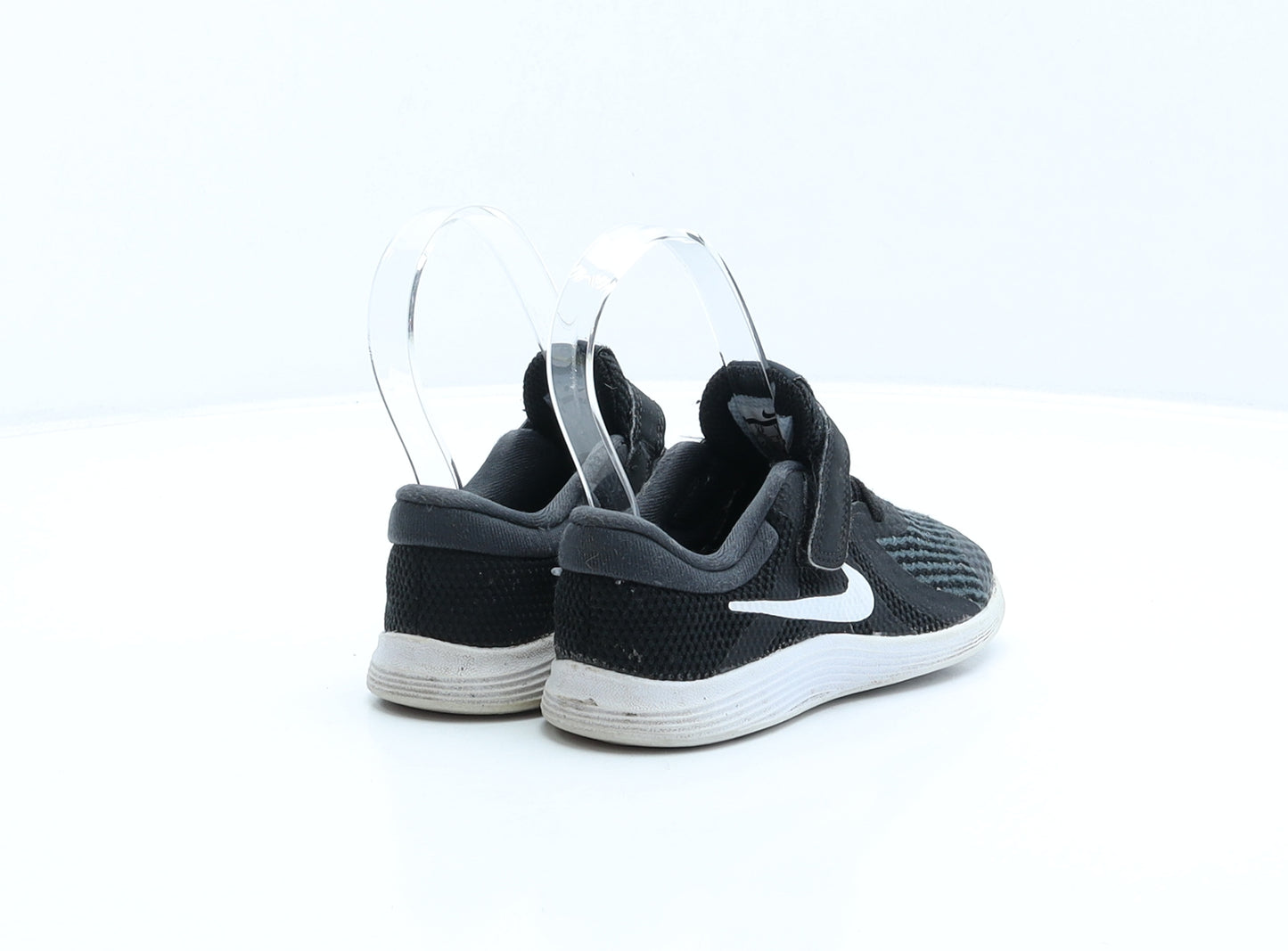 Nike Boys Black Geometric Synthetic Trainer UK 8.5 26