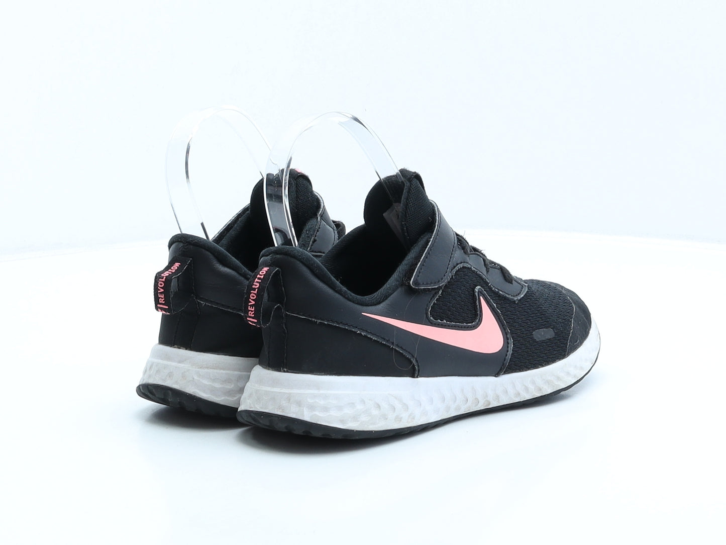 Nike Girls Black Geometric Synthetic Trainer UK 1 33 - Revolution