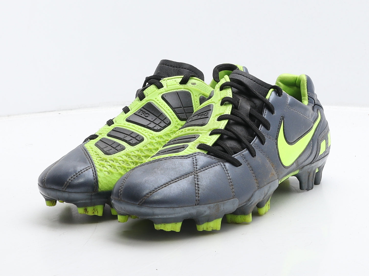 Nike Boys Grey Colourblock Leather Trainer UK 6 39 - Football boots