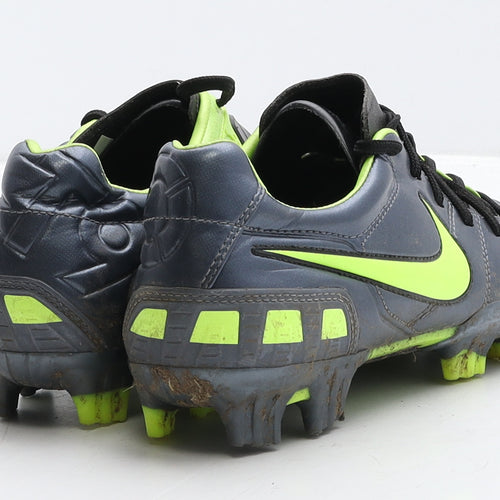 Nike Boys Grey Colourblock Leather Trainer UK 6 39 - Football boots