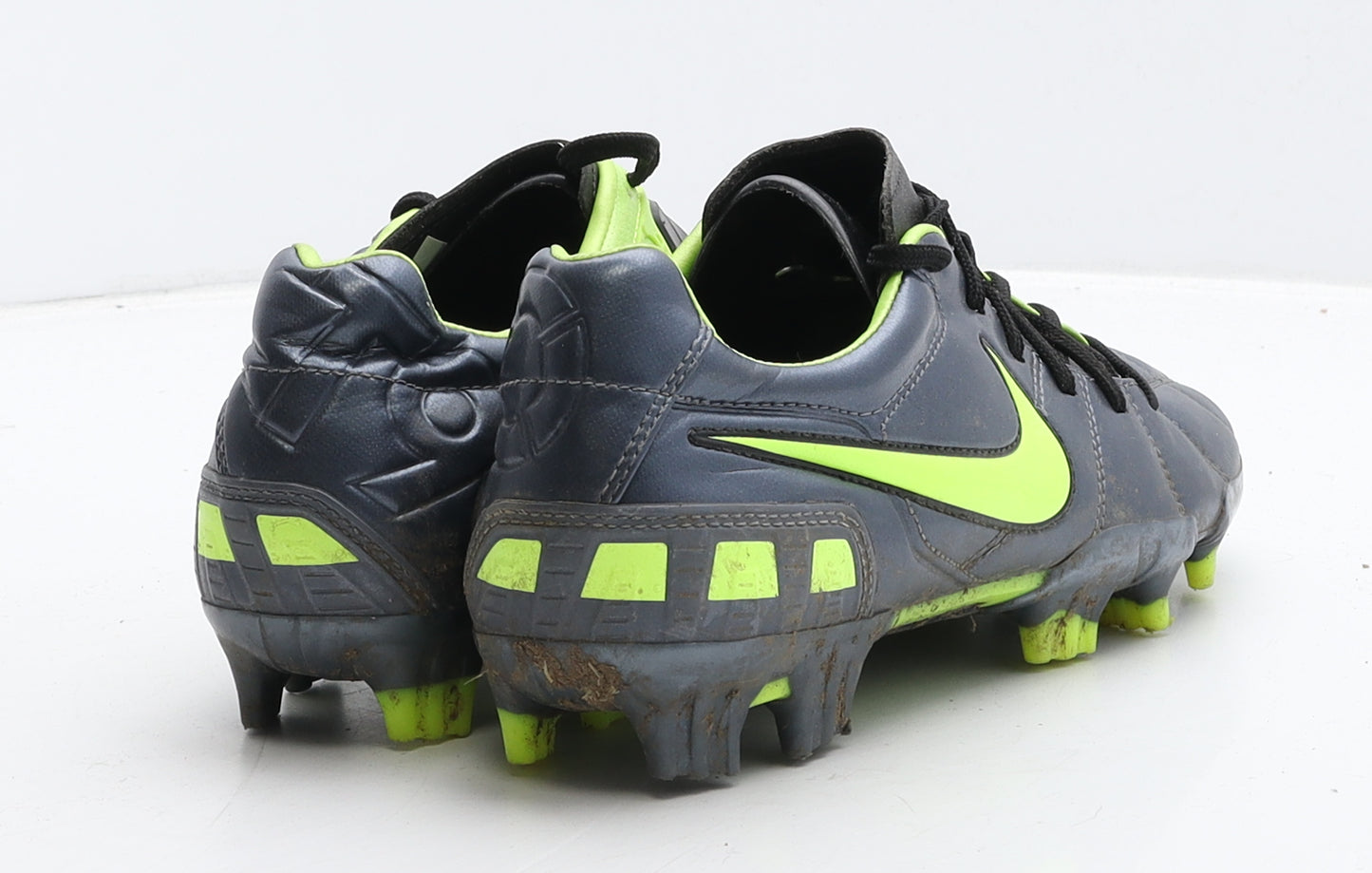 Nike Boys Grey Colourblock Leather Trainer UK 6 39 - Football boots