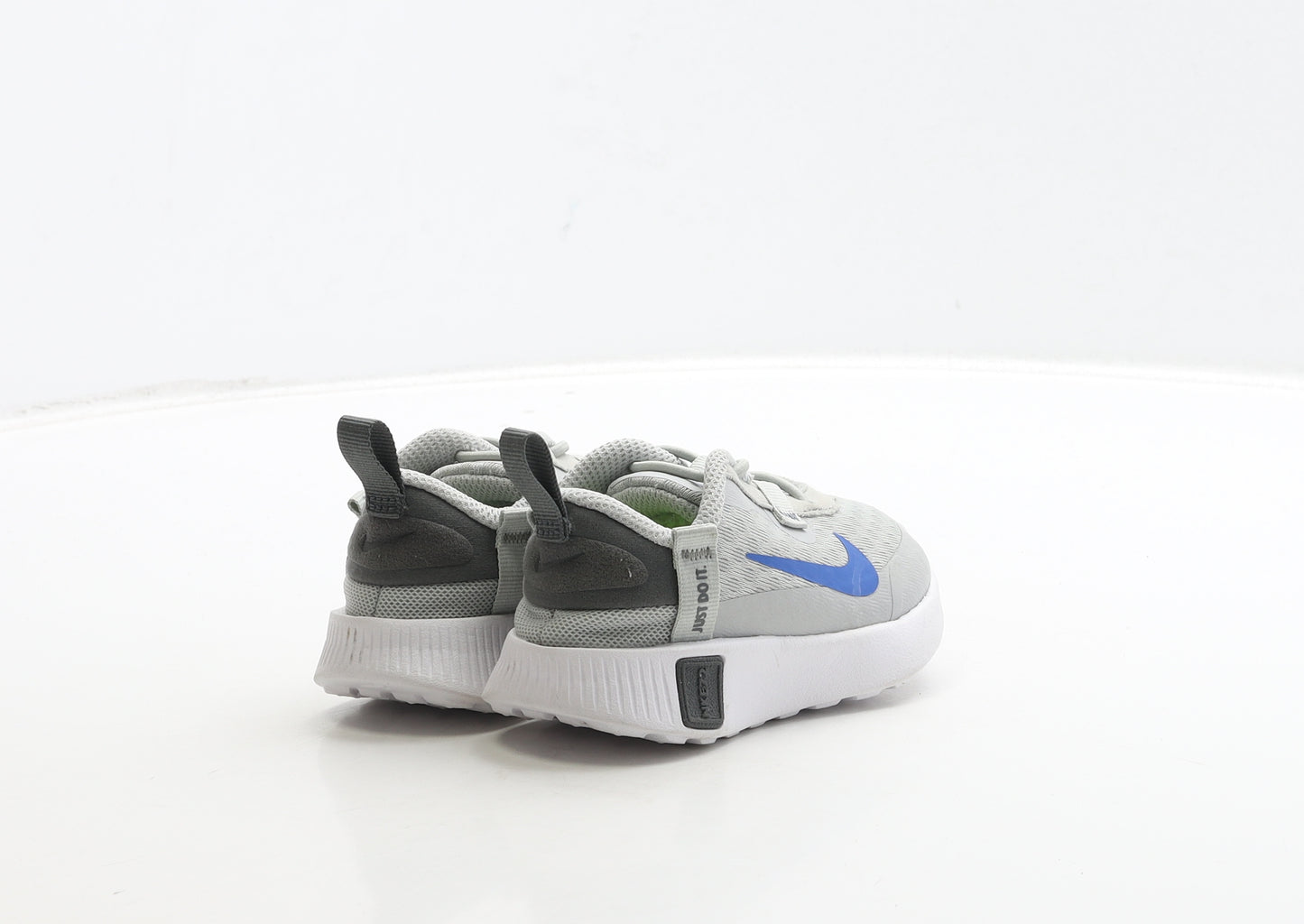 Nike Boys Grey Polyester Trainer UK 5.5 22