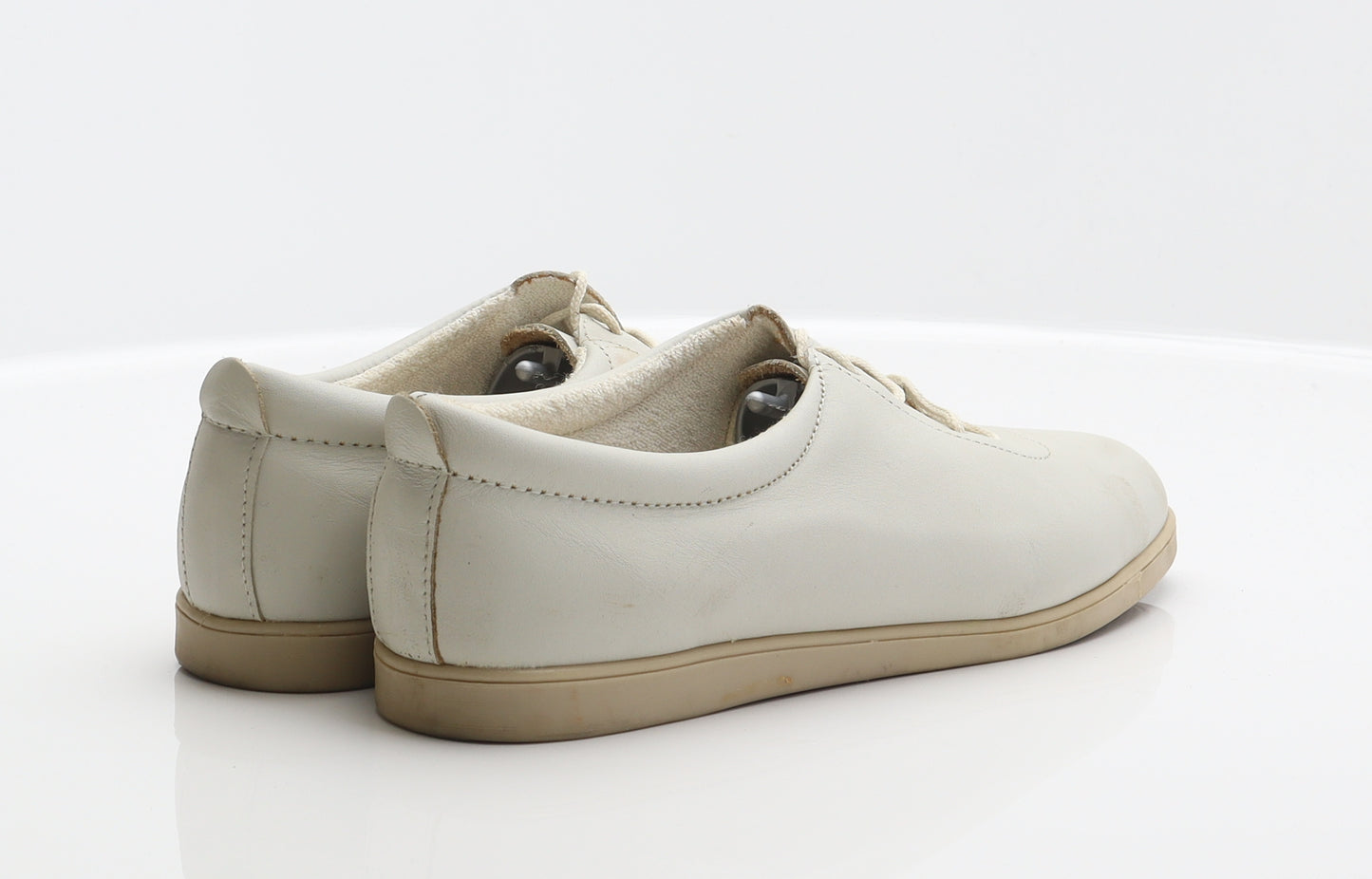 Comfy fit Womens Ivory Leather Trainer UK 8 42