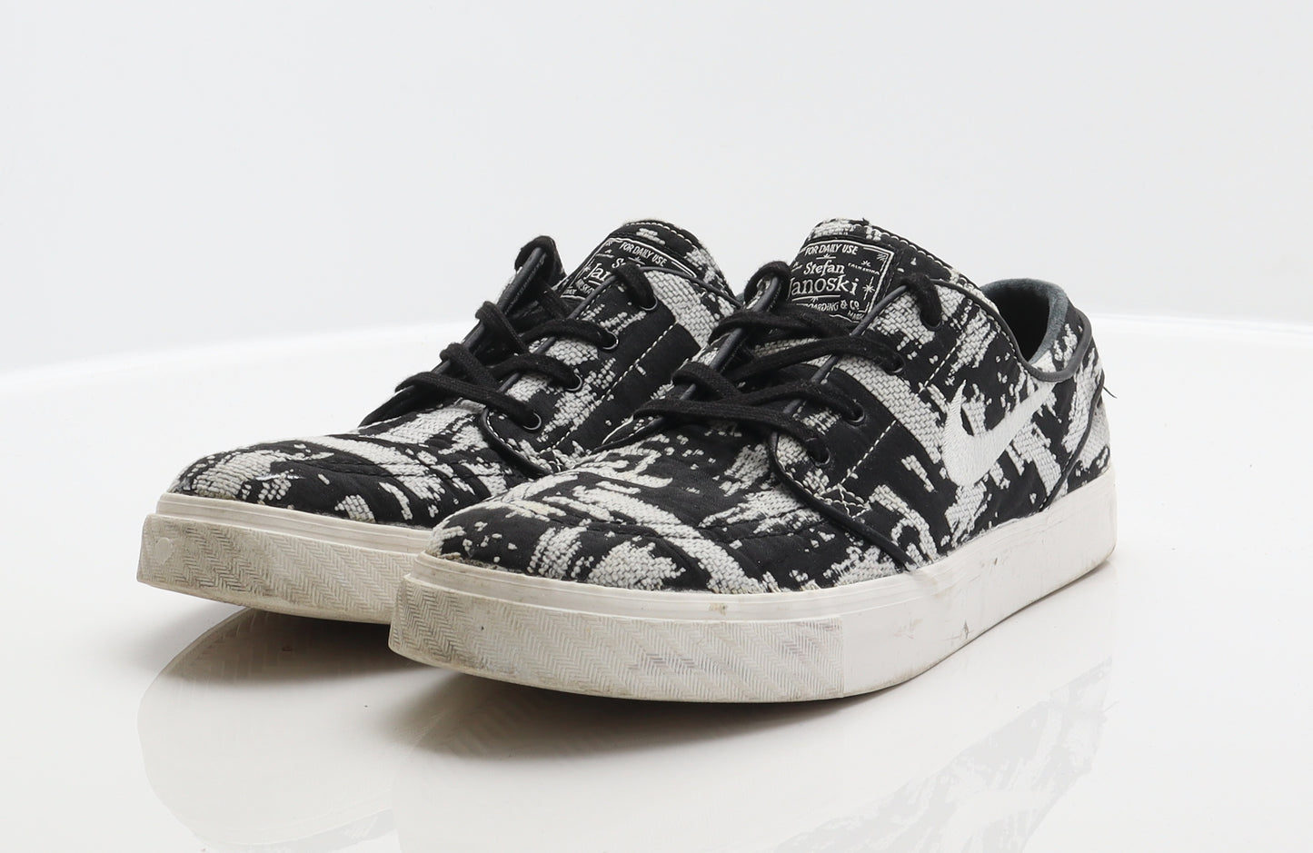 Nike Mens Black Geometric Polyester Trainer UK 9 44 - Stefan Janoski