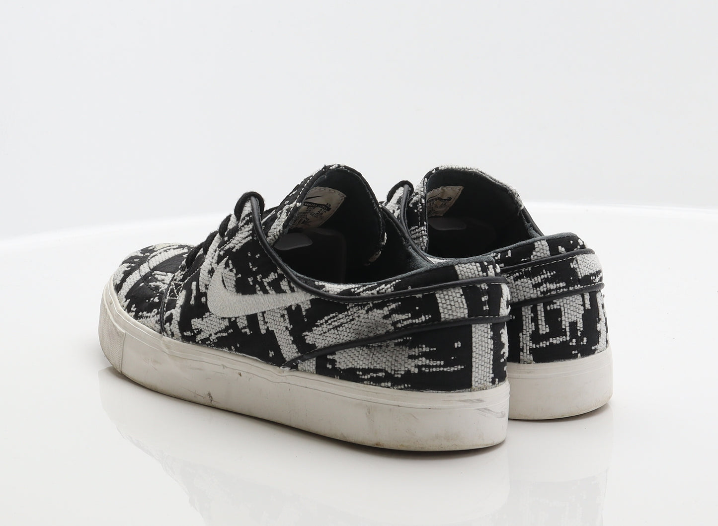 Nike Mens Black Geometric Polyester Trainer UK 9 44 - Stefan Janoski