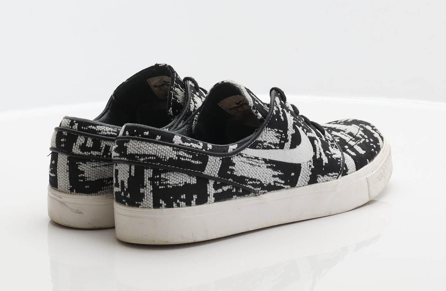 Nike Mens Black Geometric Polyester Trainer UK 9 44 - Stefan Janoski