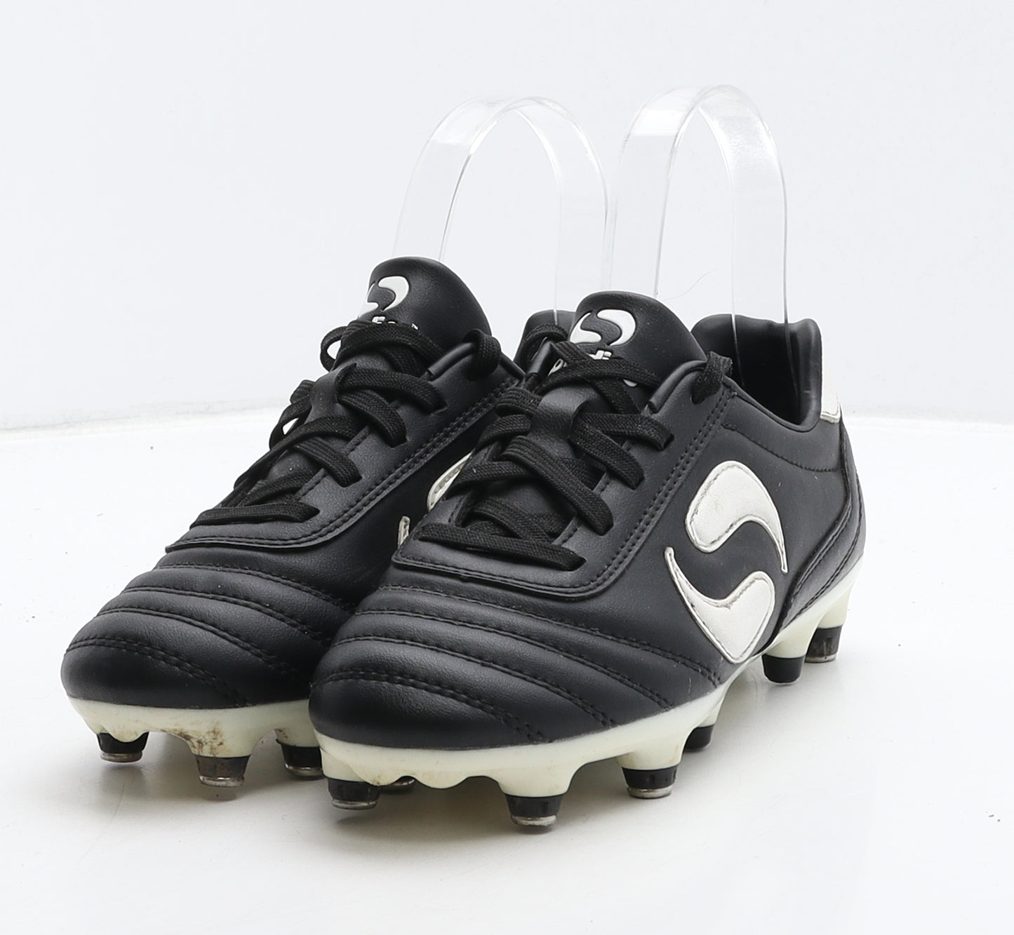 Sondico Boys Black Leather Trainer UK 34 Football boots – Preworn
