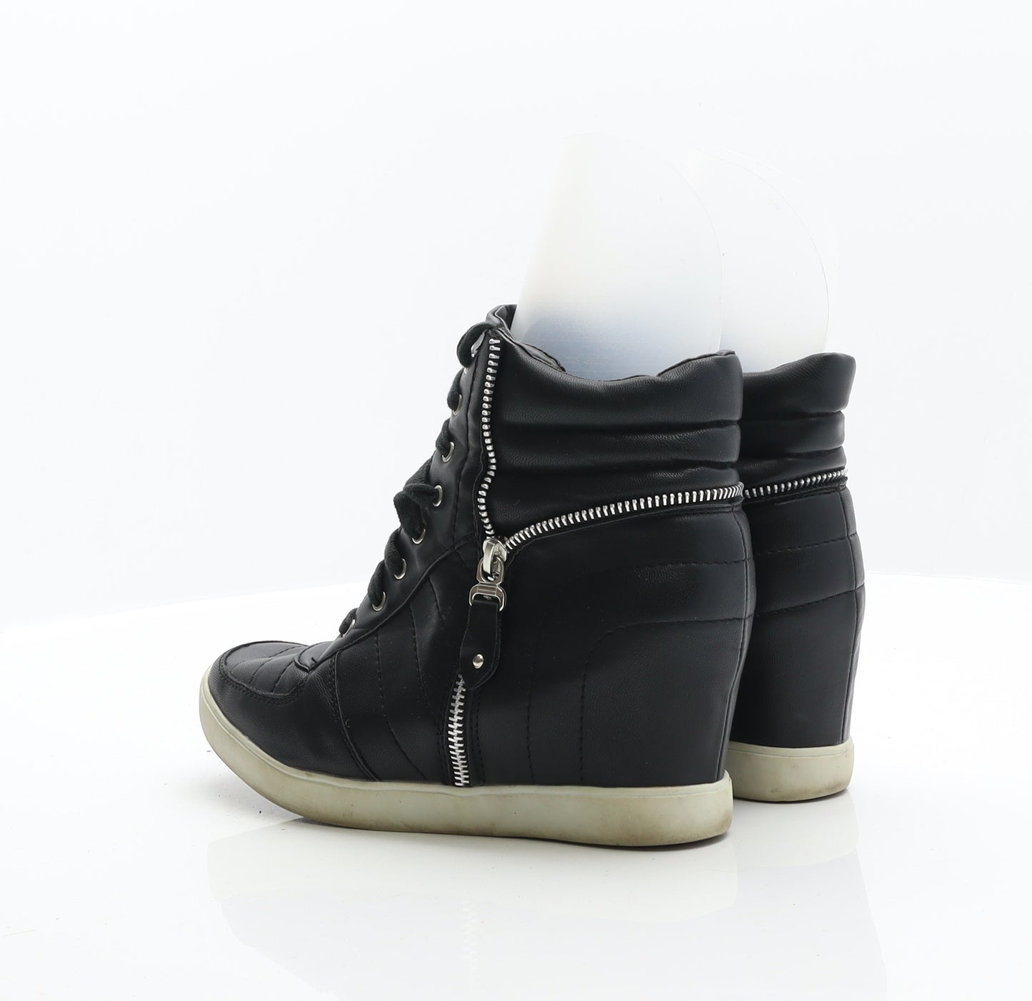 Preworn Womens Black Leather Trainer UK 7