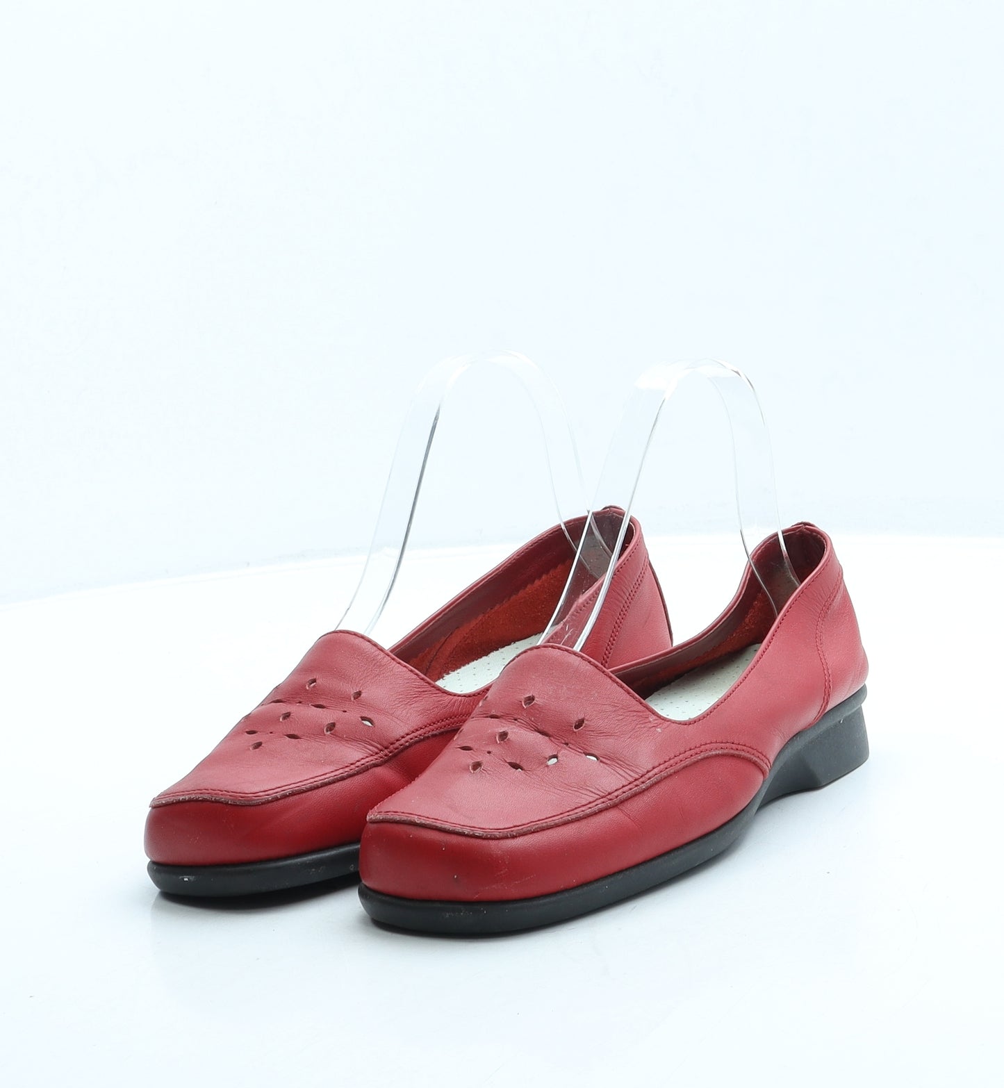 Preworn Womens Red Leather Slip On Flat UK 4 - Cut out detail