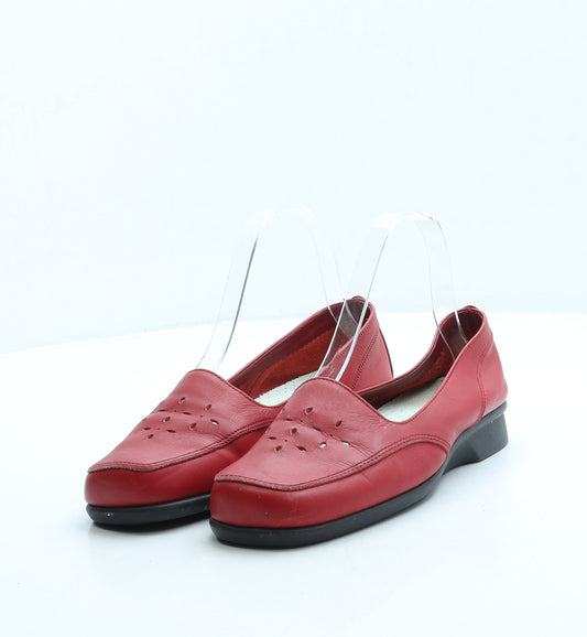 Preworn Womens Red Leather Slip On Flat UK 4 - Cut out detail