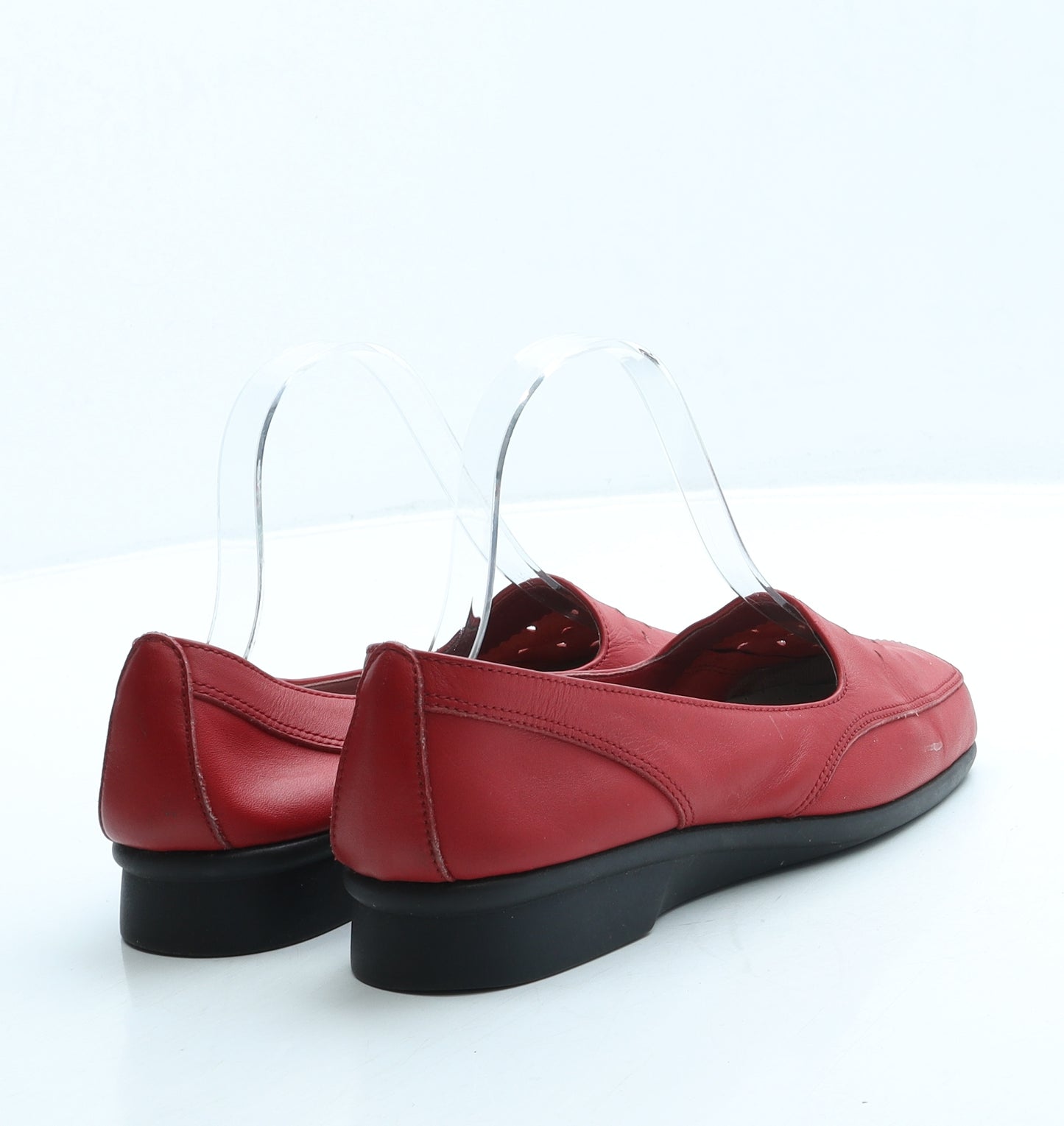 Preworn Womens Red Leather Slip On Flat UK 4 - Cut out detail