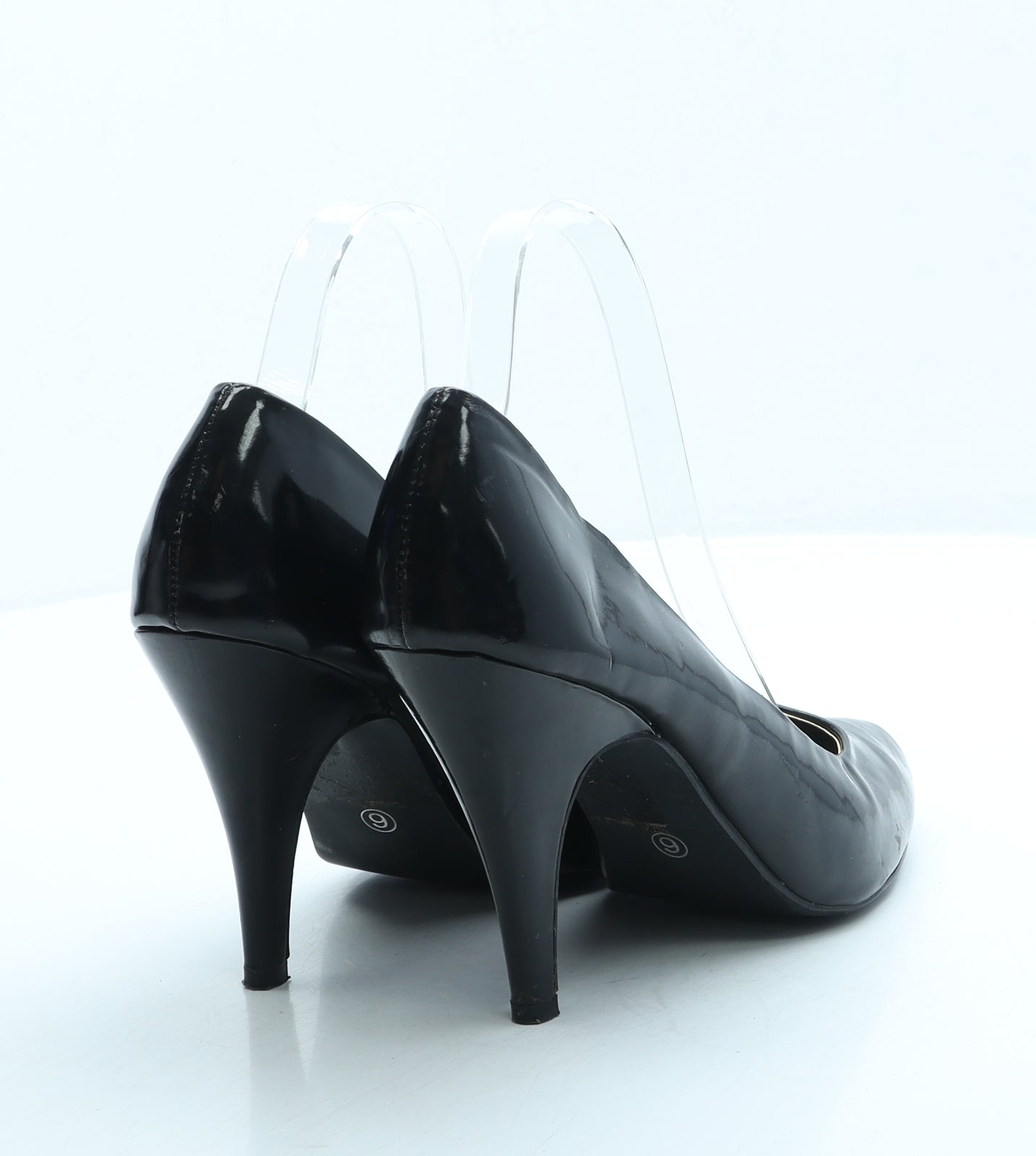 Internacionale Womens Black Spotted Patent Leather Court Heel UK 6