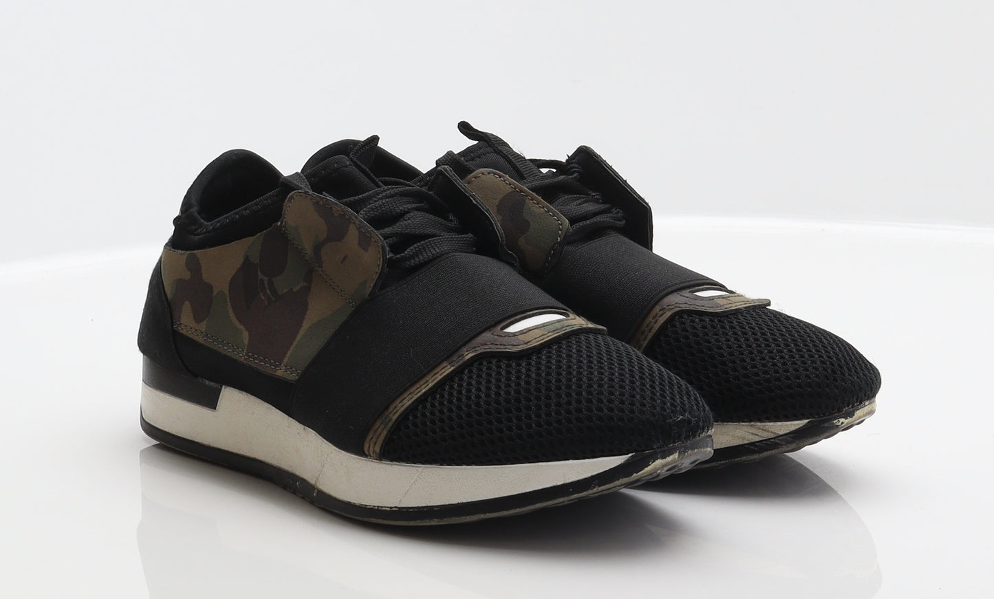 Preworn Womens Black Camouflage Polyester Trainer UK 4 37