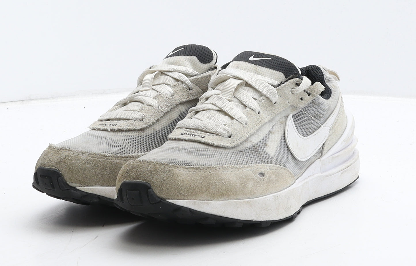 Nike Boys Ivory Synthetic Trainer UK 2 34