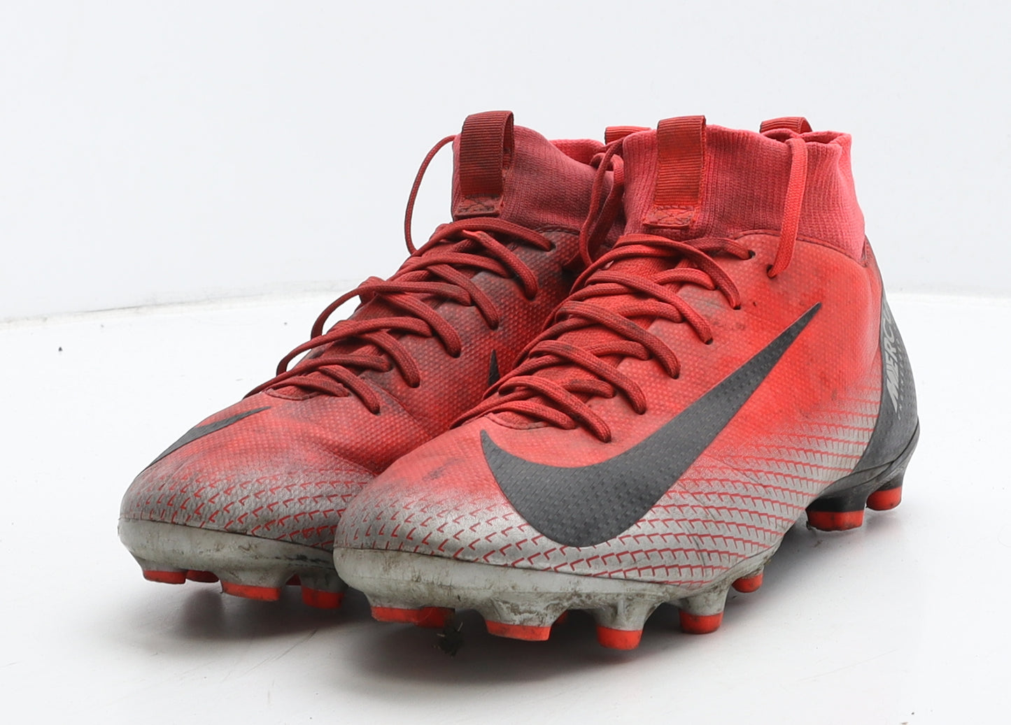 Nike Boys Red Geometric Leather Trainer UK 5 38 - Football boots Mercurial