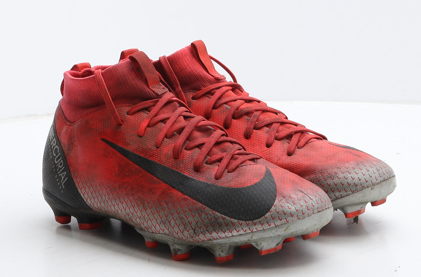 Nike Boys Red Geometric Leather Trainer UK 5 38 - Football boots Mercurial