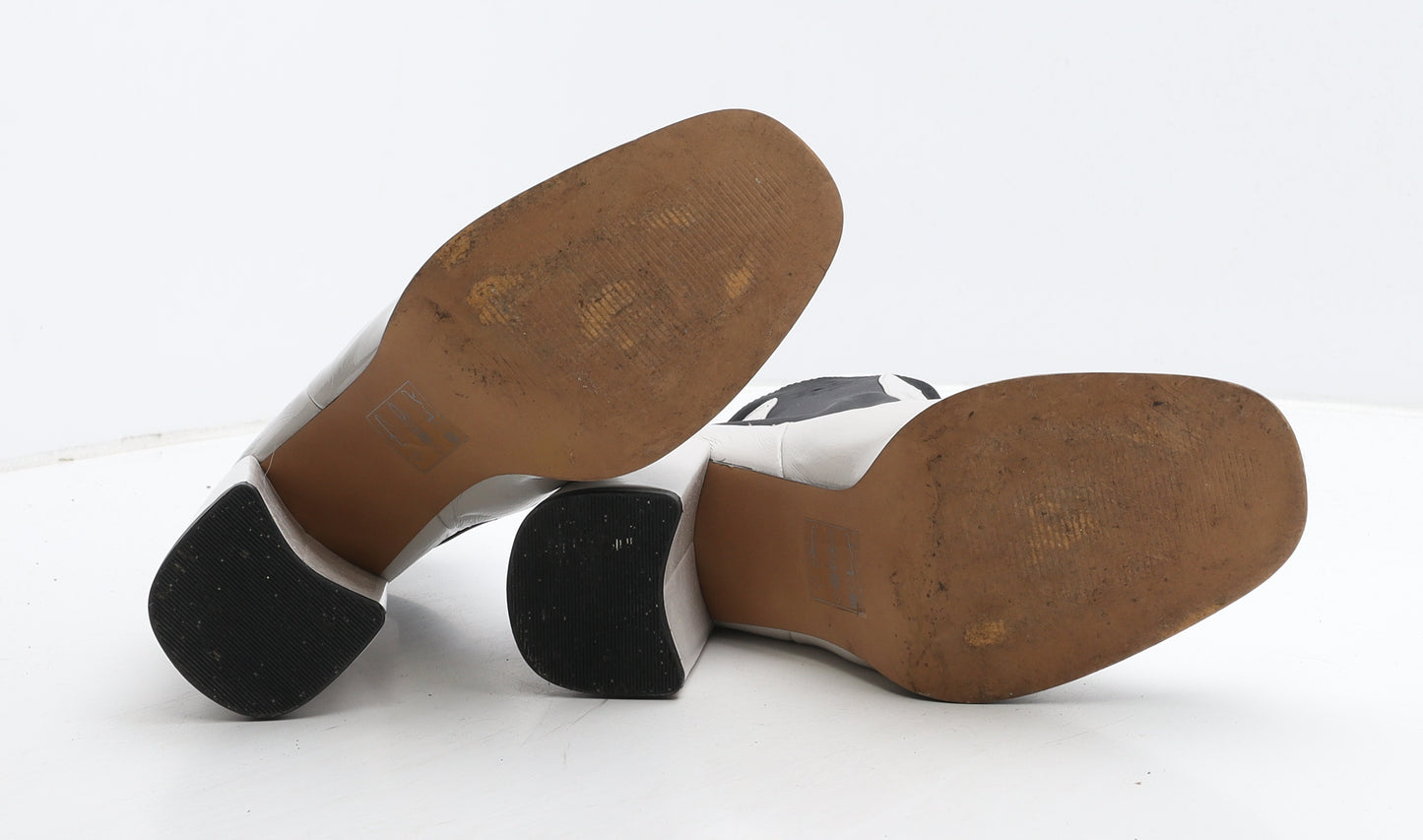 ASOS Womens Ivory Vinyl Chelsea Boot UK 7