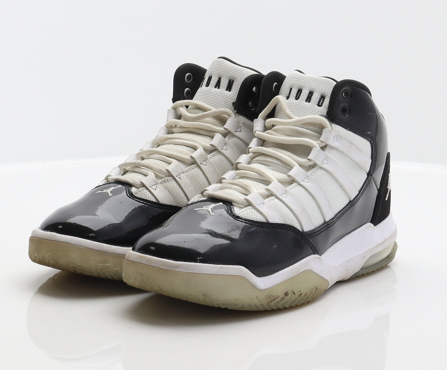 Jordan Boys Black Geometric Synthetic Trainer UK 4 36.5