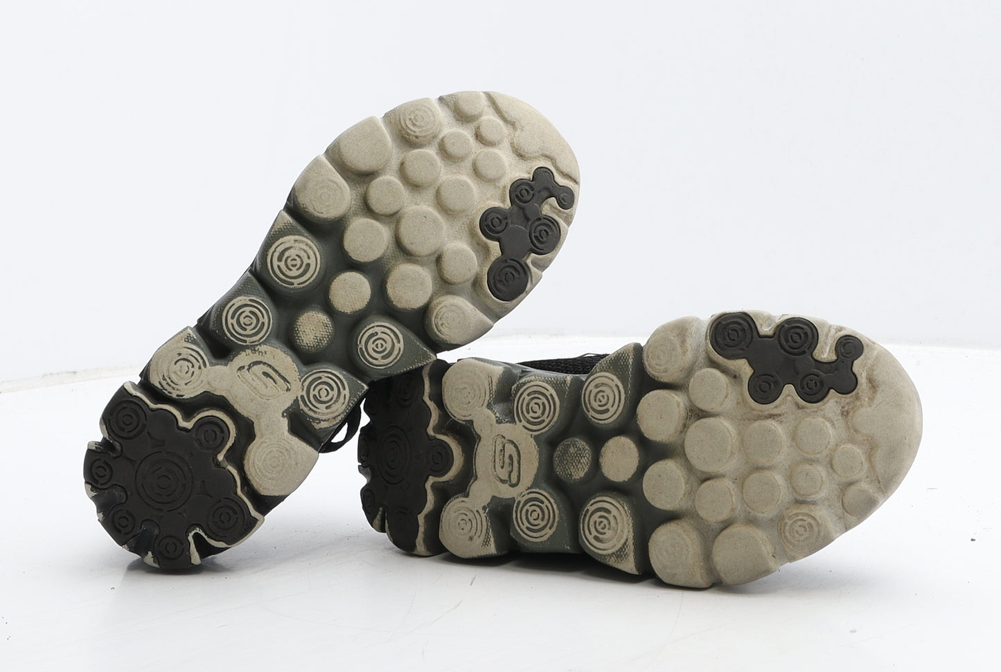 Skechers Boys Black Fabric Trainer UK 13.5 33