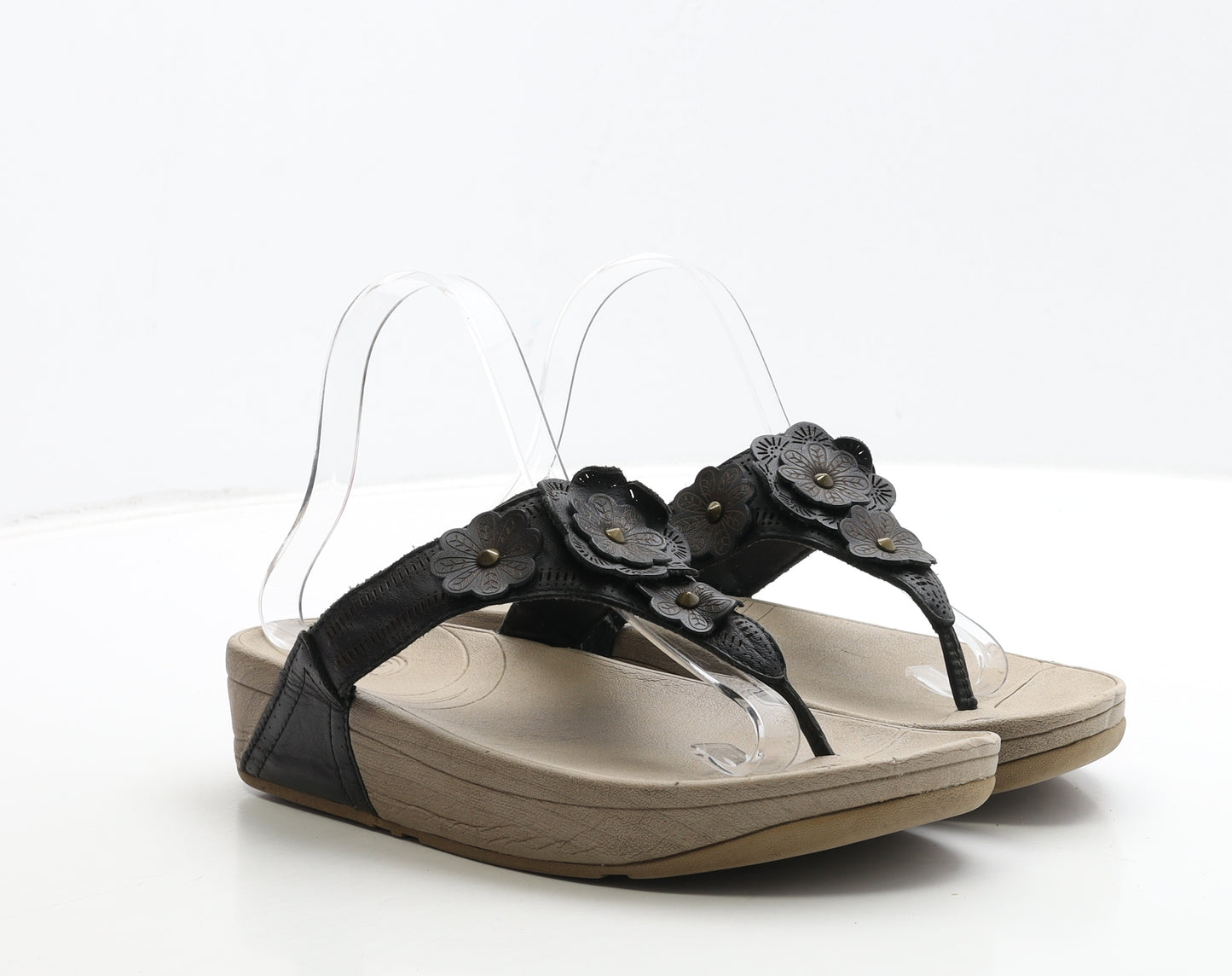 FitFlop Womens Black Floral Leather Thong Sandal UK 5 38 - Flower Detail
