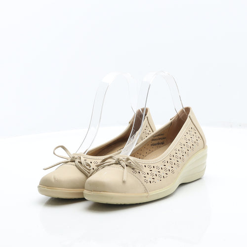 Softlites Womens Beige Leather Court Heel UK 4 37
