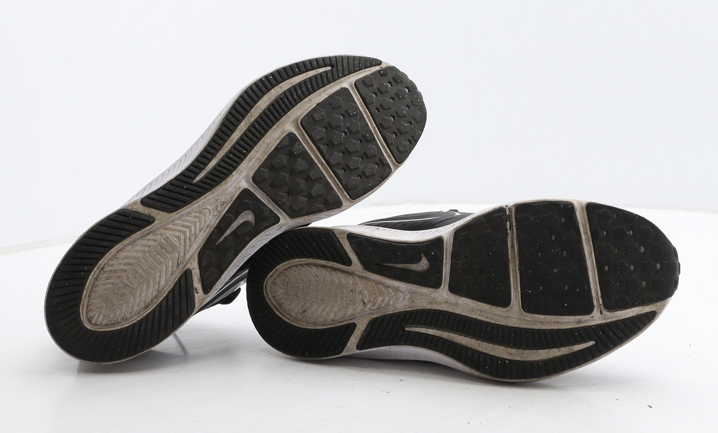 Nike Boys Black Geometric Fabric Trainer UK 5.5 38.5