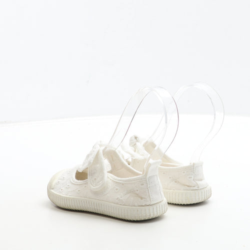 H&M Girls White Geometric Fabric Mary Jane Flat UK 7 24